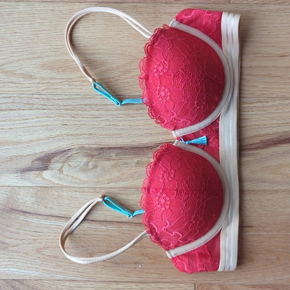 Elle Macpherson. Balconette Underwired Bra. Size 32B. - Picture 2 of 7